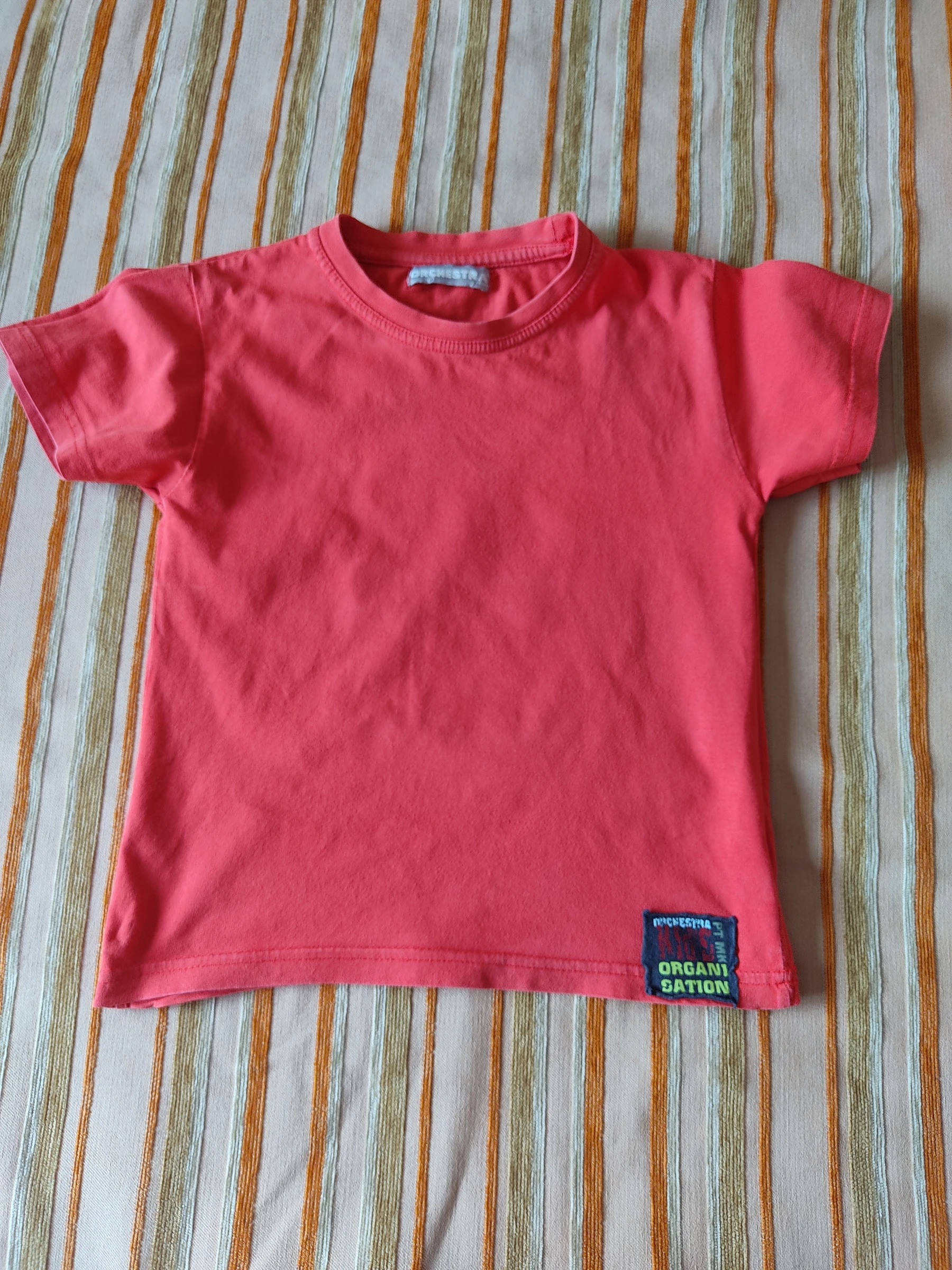 Camiseta de manga corta. Talla 6 A (116 cm)